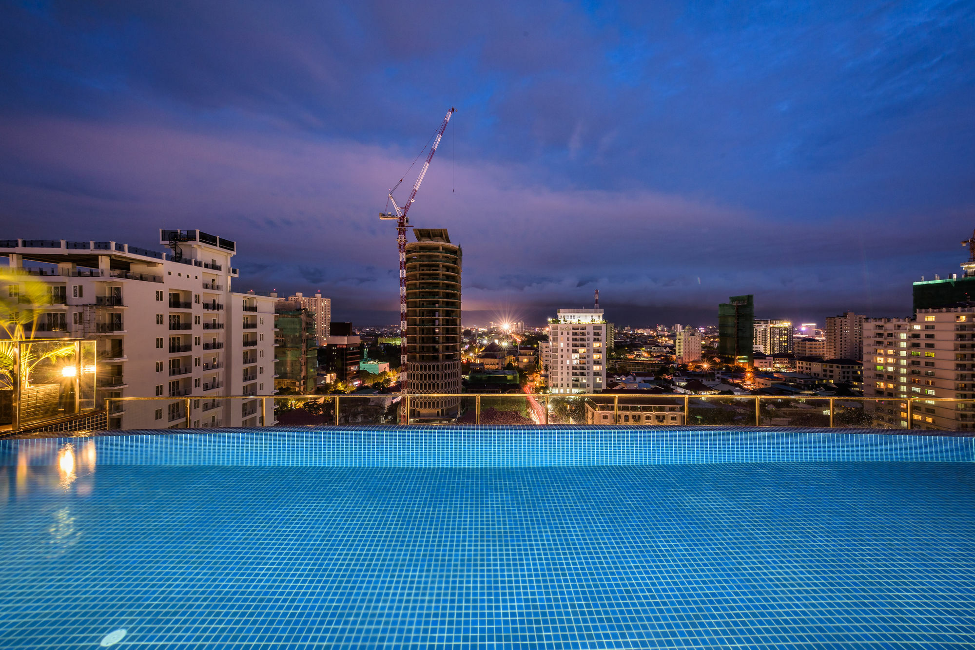 Mansion 51 Hotel & Apartment Phnom Penh Extérieur photo